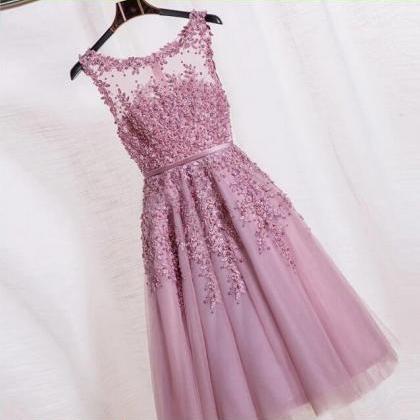 Fashion Lavender Lace Pearl Short Bridesmaid Gowns..